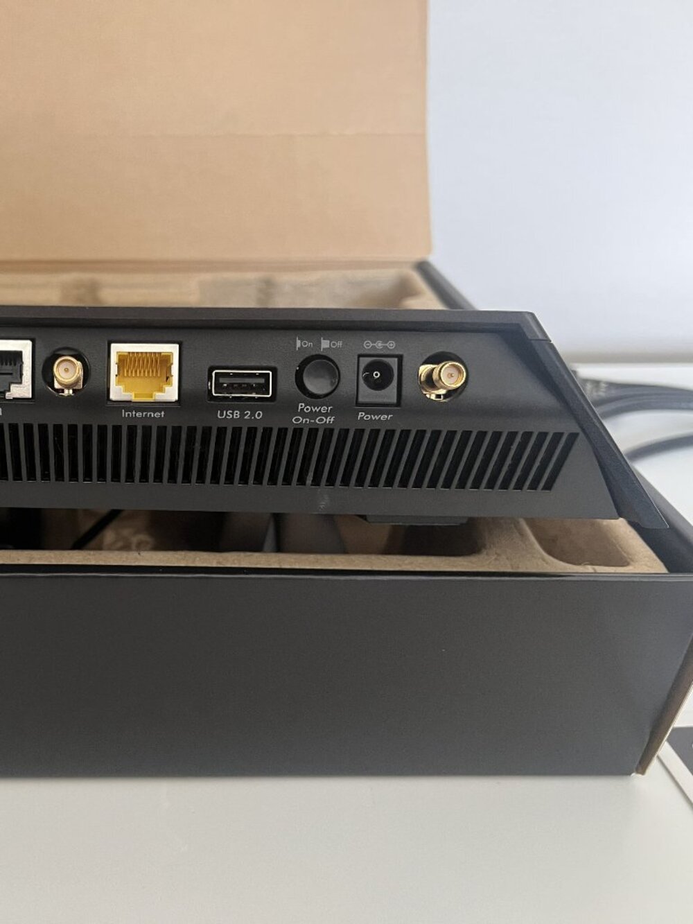 NetGear Nighthawk AC2300 Smart WiFi Router Model #R7000P - Picture 9 of 12